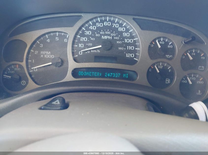 2005 GMC Yukon Xl 1500 Denali VIN: 1GKFK66U35J257645 Lot: 43907860