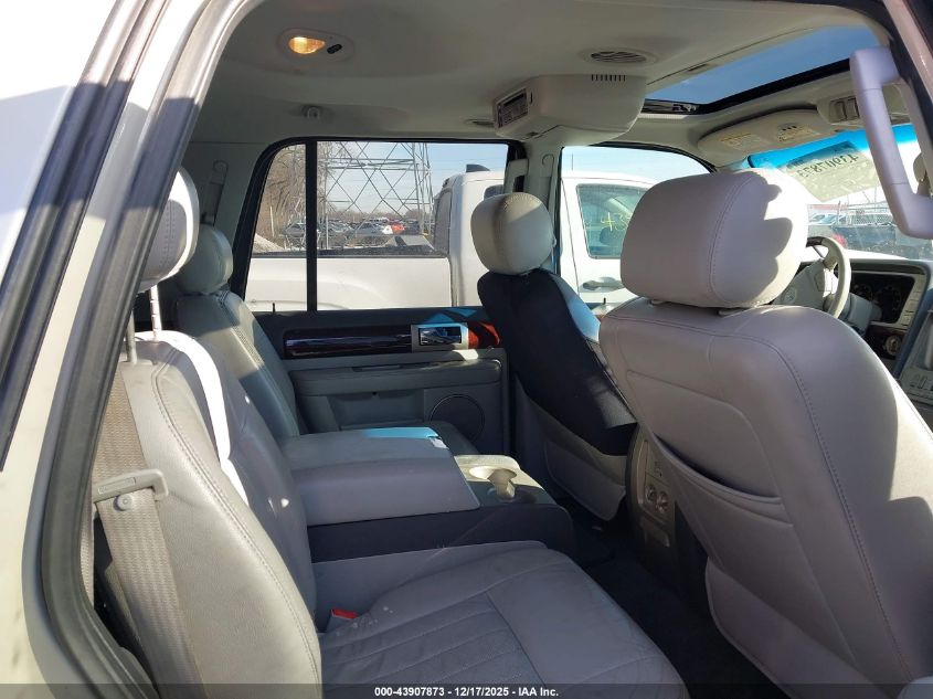 2006 Lincoln Navigator Luxury/Ultimate VIN: 5LMFU28506LJ00383 Lot: 43907873