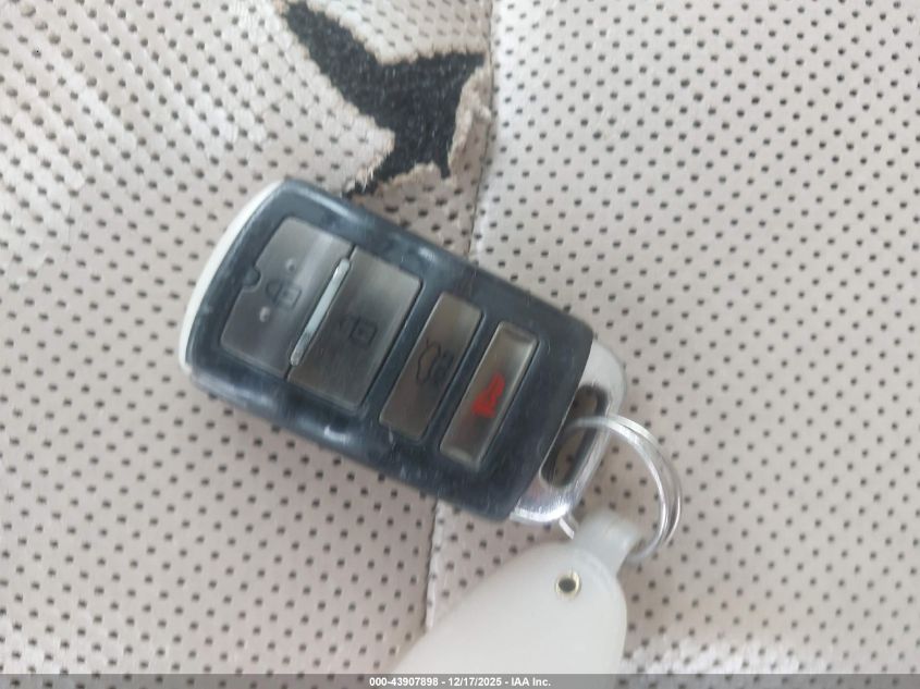 2014 Kia Cadenza Premium VIN: KNALN4D70E5120613 Lot: 43907898