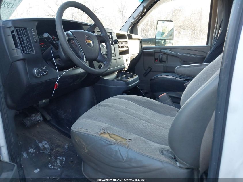 2011 Chevrolet Express Cutaway Work Van VIN: 1GB3G2CGXB1121049 Lot: 43907918