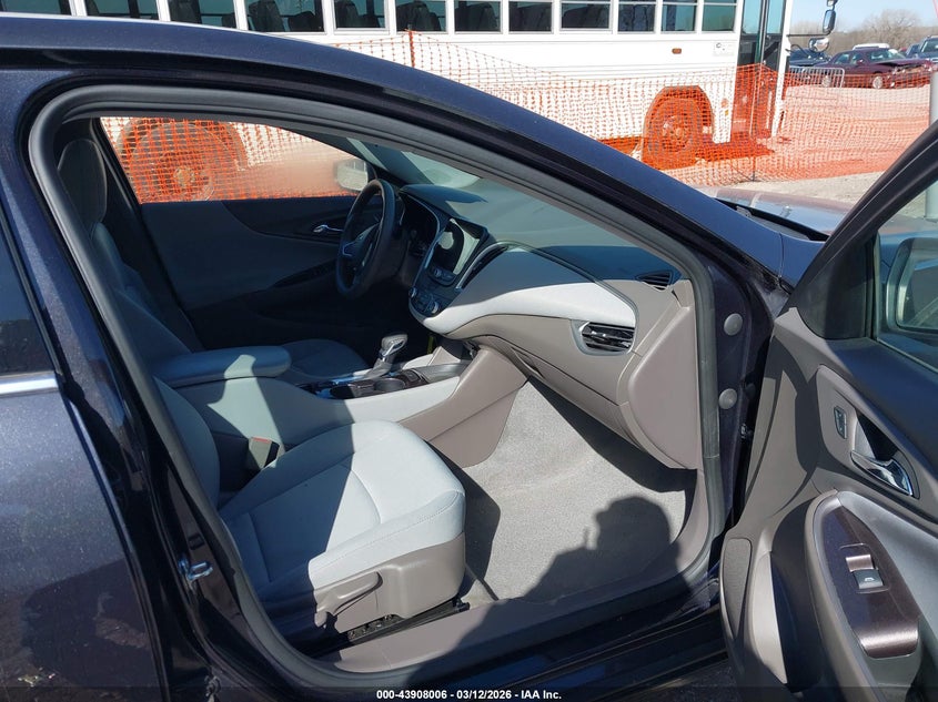 2022 Chevrolet Malibu Fwd 1Fl