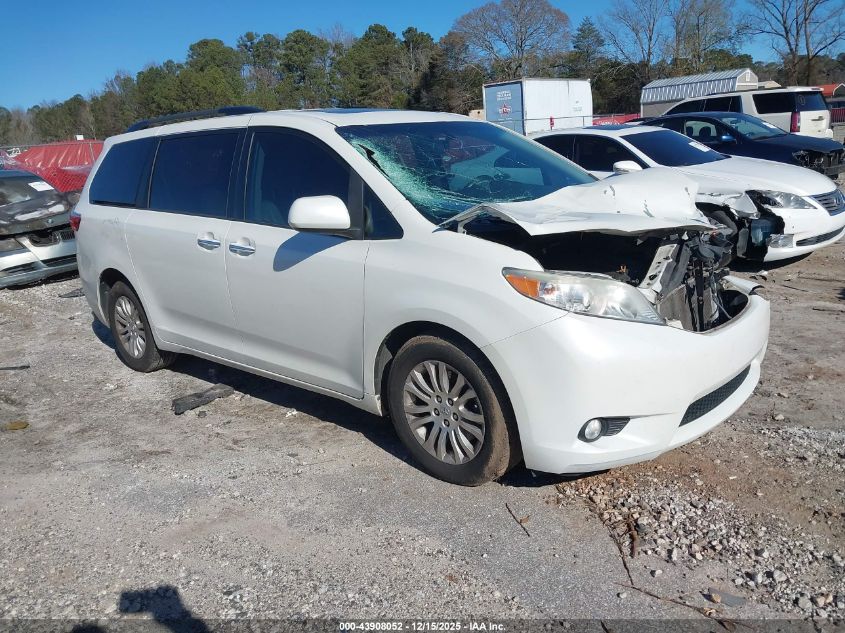 TOYOTA SIENNA XLE PREMIUM 8 PASSENGER