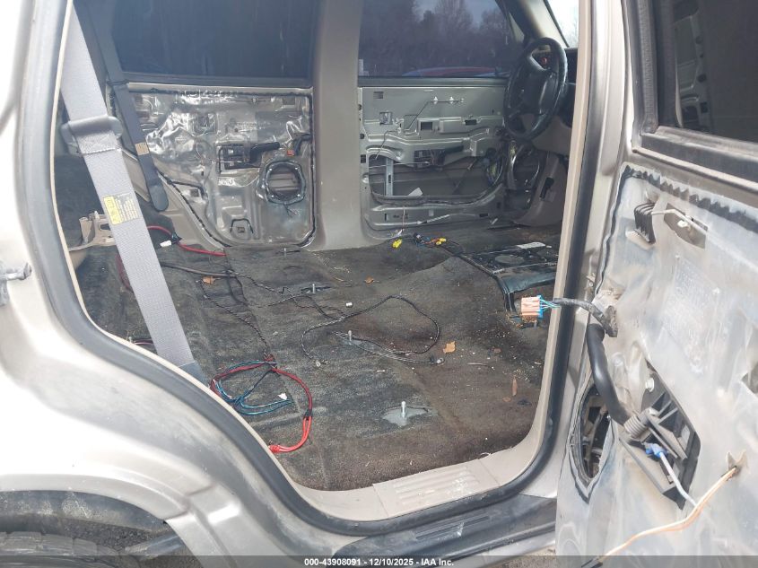 2001 Chevrolet Tahoe Lt VIN: 1GNEK13T21J305658 Lot: 43908091