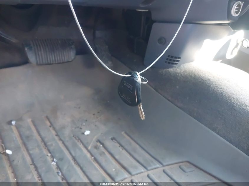 2002 Toyota Tundra Sr5 V8 VIN: 5TBBT44112S253332 Lot: 43908231