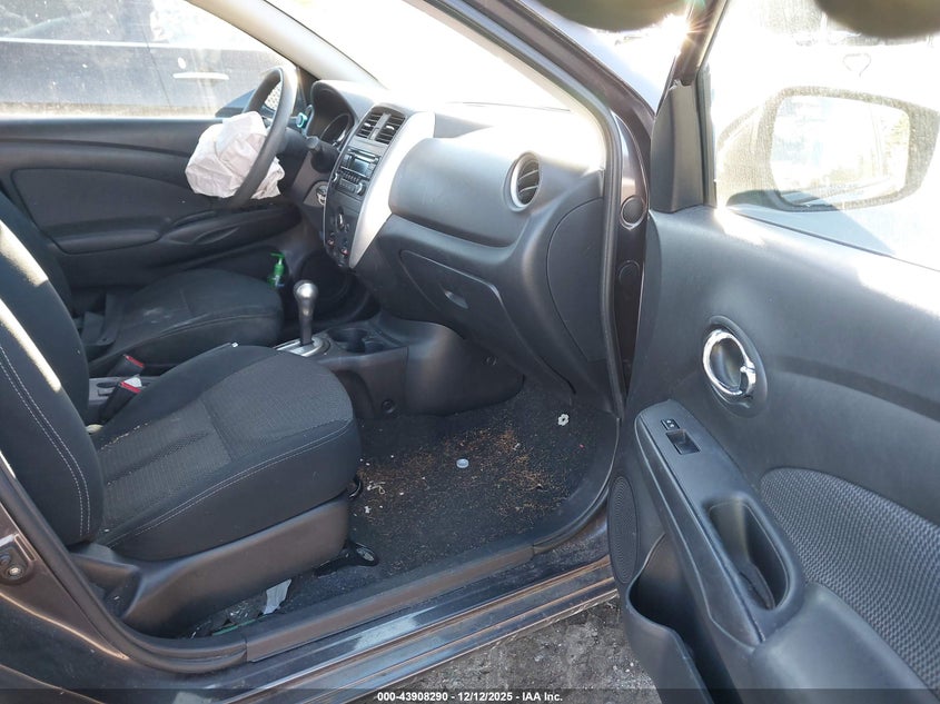 2015 Nissan Versa 1.6 Sv