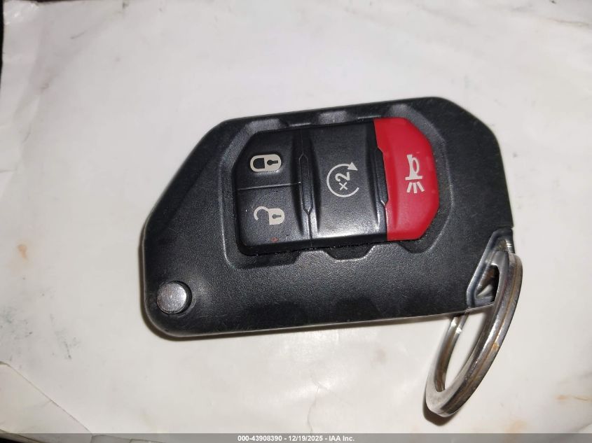 2018 Jeep Wrangler Unlimited Sport S 4X4 VIN: 1C4HJXDG2JW143885 Lot: 43908390