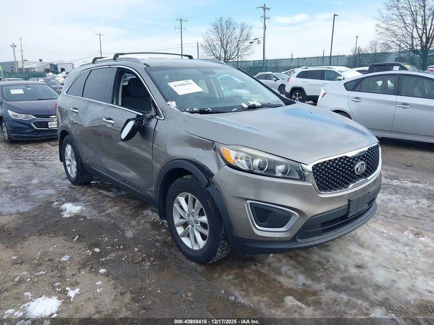 2016 KIA SORENTO Tan VIN: 5XYPGDA39GG013618
