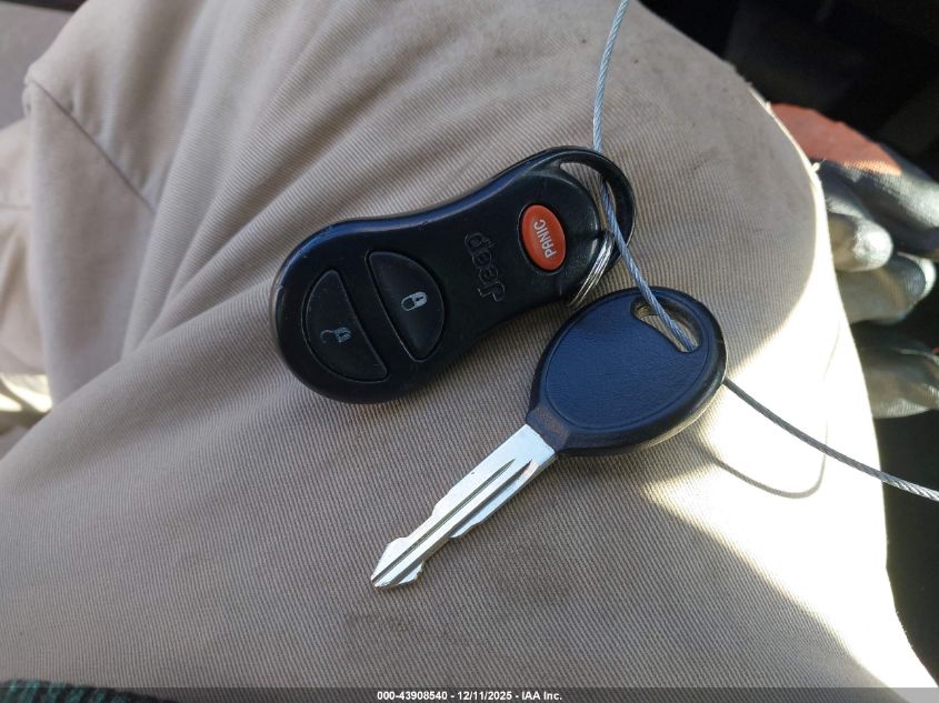 2001 Jeep Cherokee Sport VIN: 1J4FF48S01L572735 Lot: 43908540