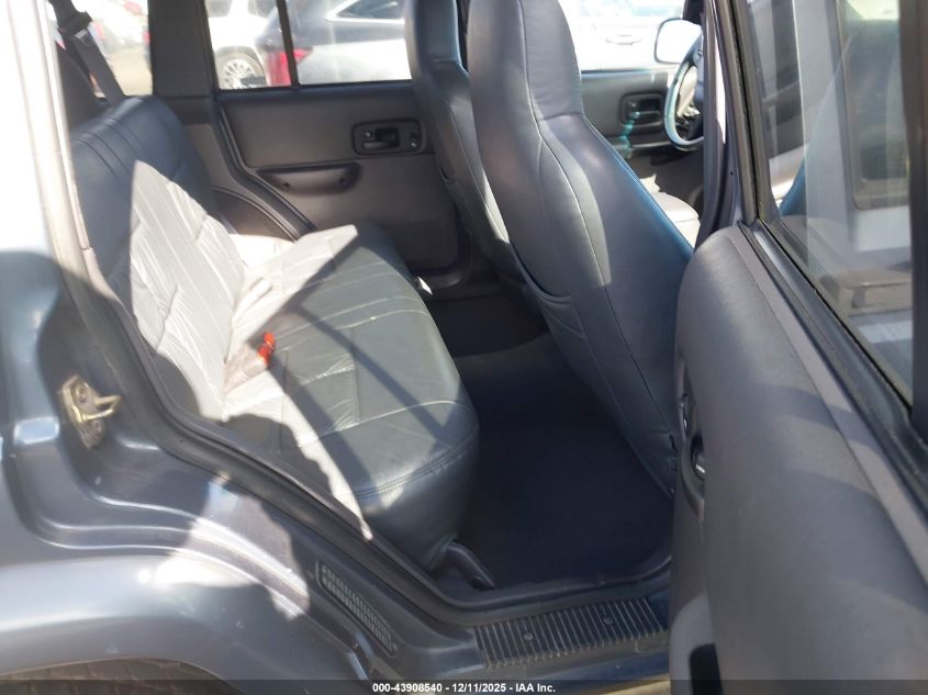 2001 Jeep Cherokee Sport VIN: 1J4FF48S01L572735 Lot: 43908540