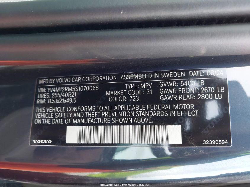 2025 Volvo Xc60 B5 Ultra VIN: YV4M12RM5S1070068 Lot: 43908549