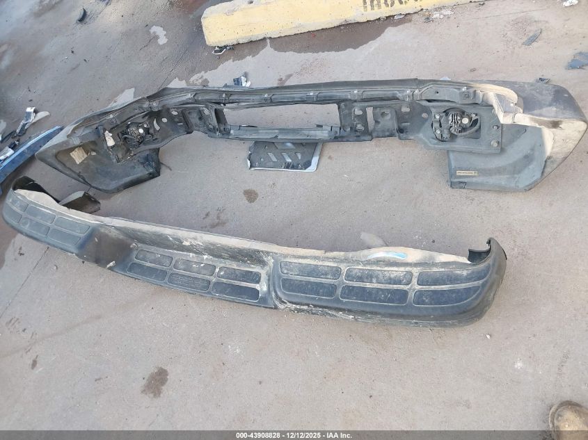 2006 Chevrolet Express Work Van VIN: 1GCFG15X261151524 Lot: 43908828