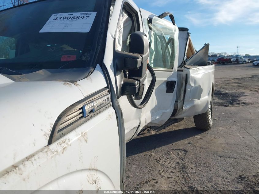 2013 Ford F-250 Xl VIN: 1FT7W2A67DEA67084 Lot: 43908897