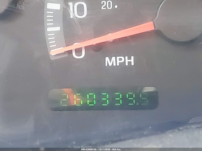 2002 Ford F-150 Lariat/Xlt VIN: 1FTRW08L52KB45420 Lot: 43909134