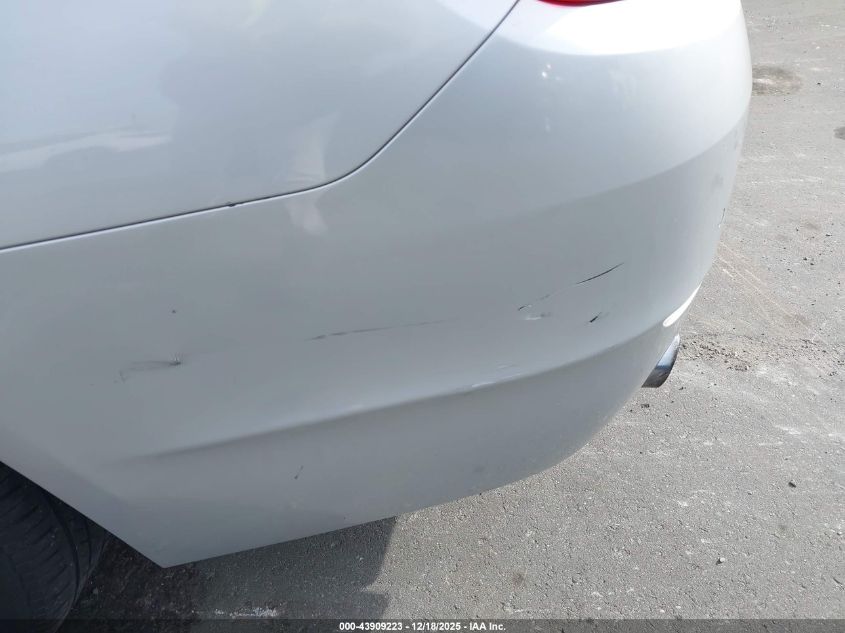 2012 BMW 528I xDrive VIN: WBAXH5C59CD035987 Lot: 43909223