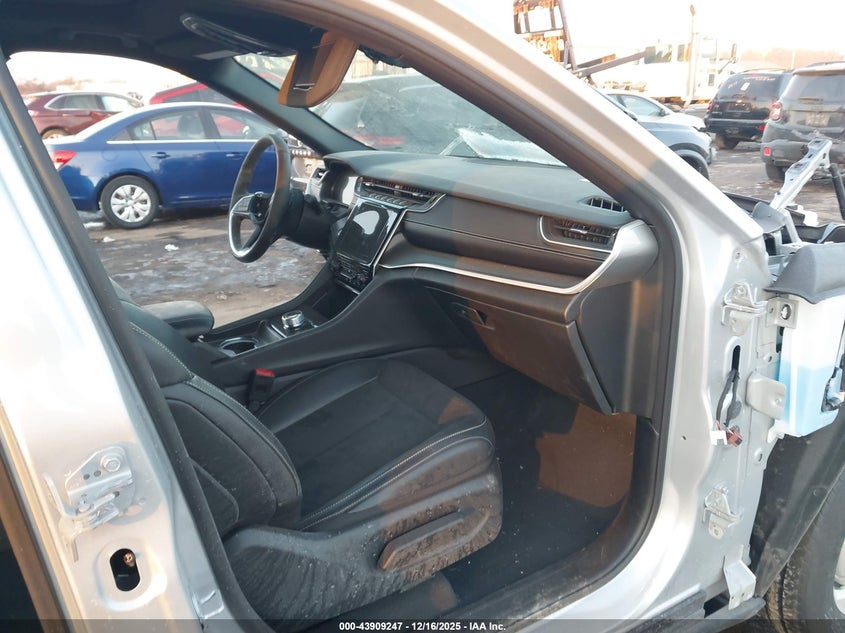 2025 Jeep Grand Cherokee L Altitude X 4X4