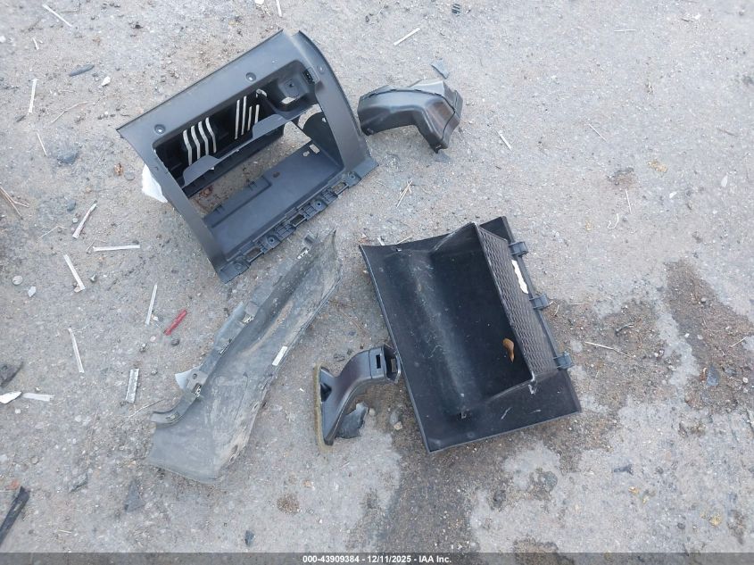 2011 Jeep Grand Cherokee Laredo VIN: 1J4RR4GG6BC572127 Lot: 43909384