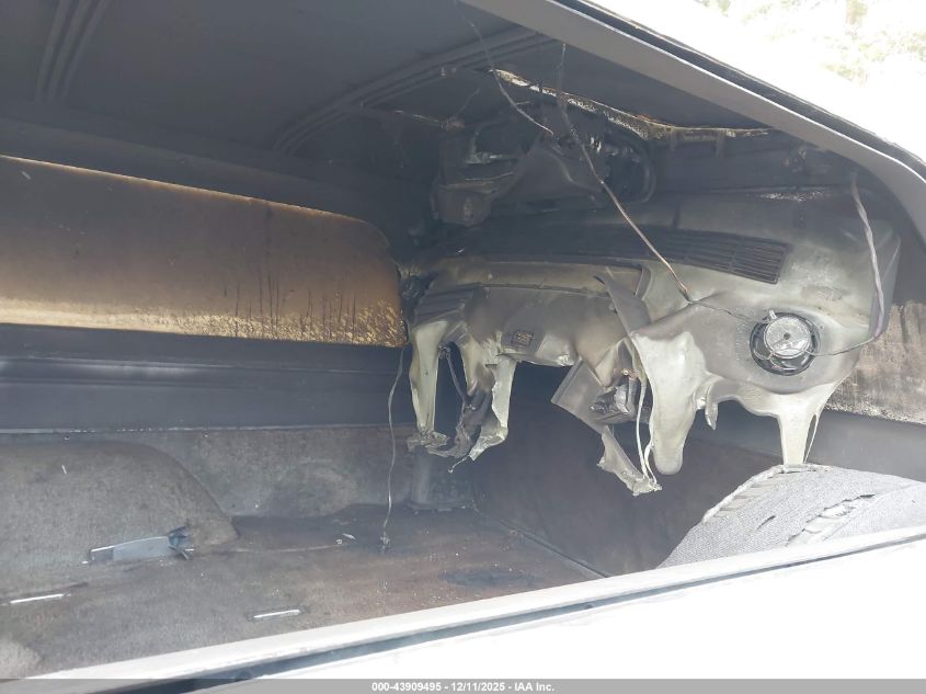 1988 Chevrolet Suburban V10 VIN: 1GNEV16K5JF174108 Lot: 43909495