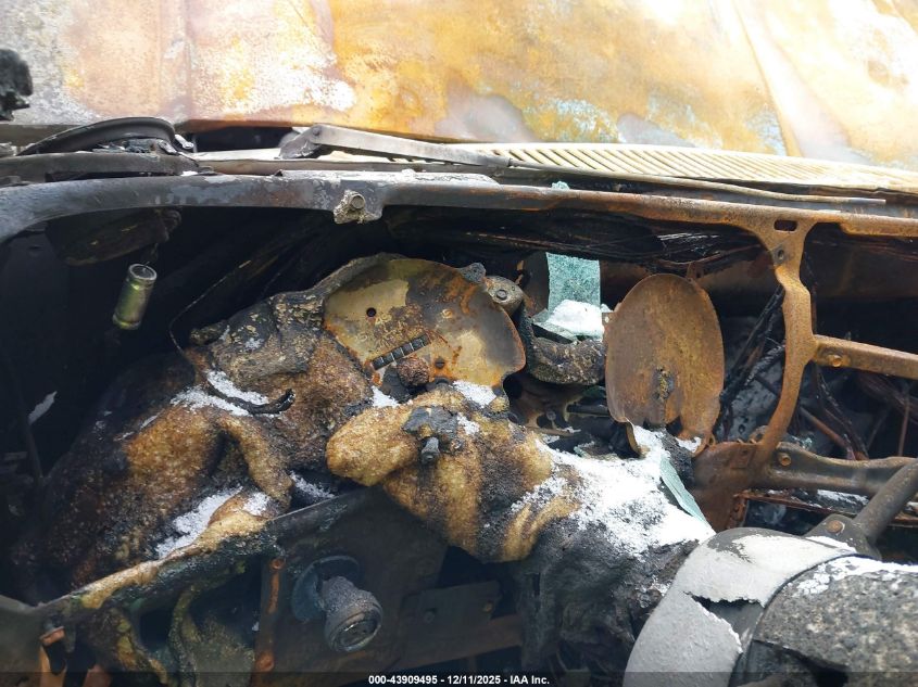 1988 Chevrolet Suburban V10 VIN: 1GNEV16K5JF174108 Lot: 43909495