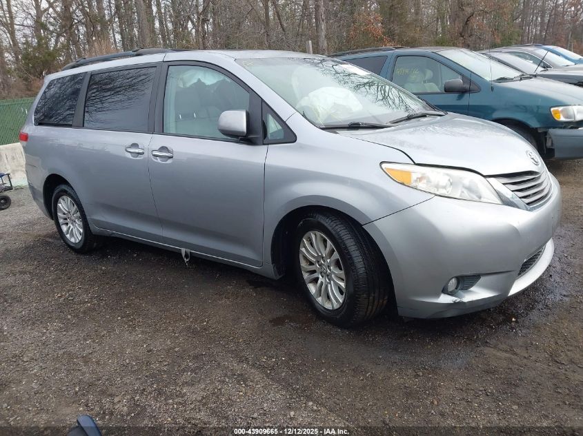 TOYOTA SIENNA XLE V6 8 PASSENGER