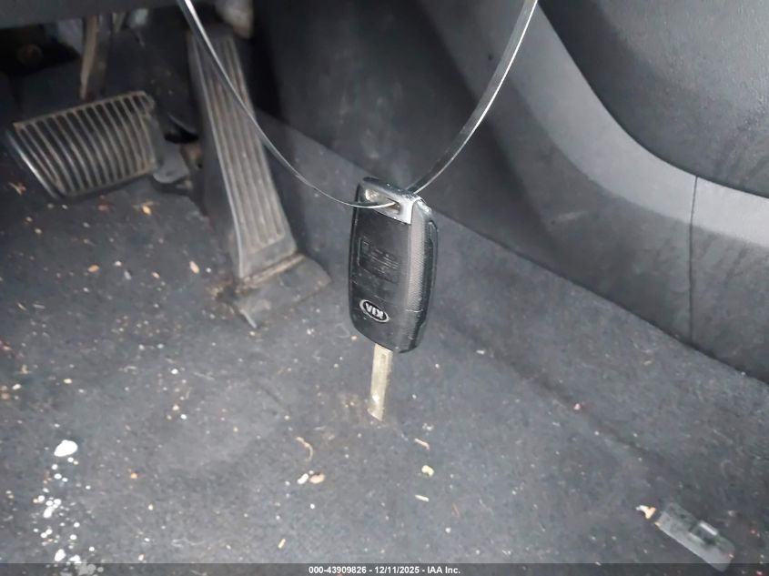 2019 Kia Sorento 2.4L L VIN: 5XYPG4A36KG578160 Lot: 43909826