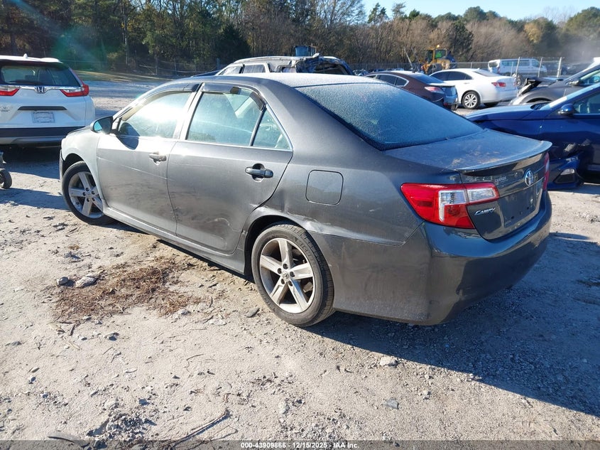 4T1BF1FK3CU612224 2012 TOYOTA CAMRY photo no. 3