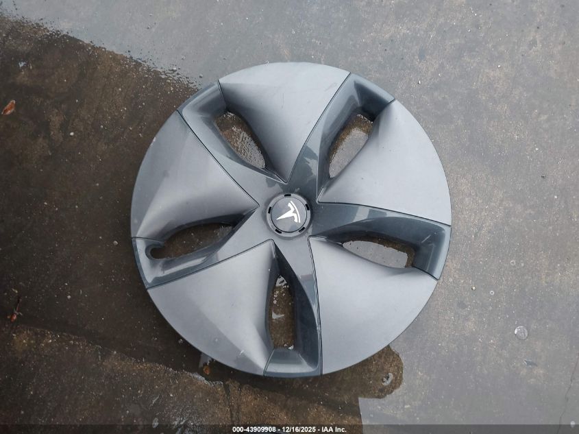 2018 Tesla Model 3 Long Range/Performance VIN: 5YJ3E1EB3JF114656 Lot: 43909908