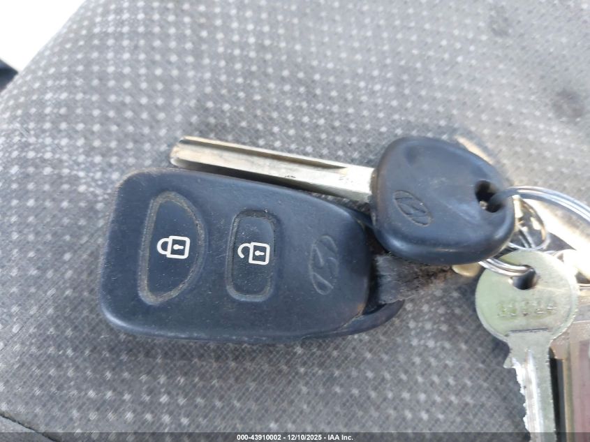 2013 Hyundai Accent Gls VIN: KMHCT4AE9DU567601 Lot: 43910002