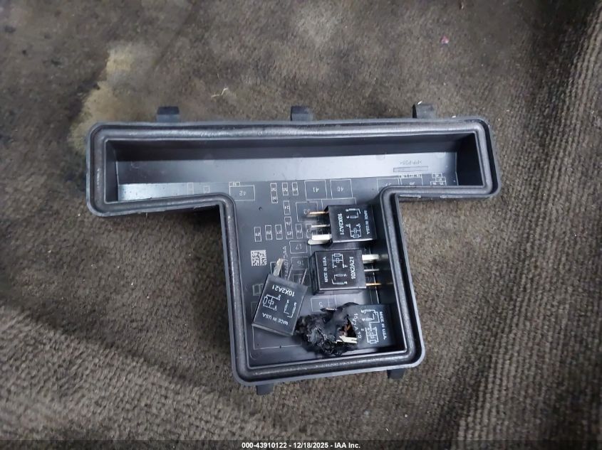 2013 Lincoln Mkz VIN: 3LN6L2J94DR800327 Lot: 43910122