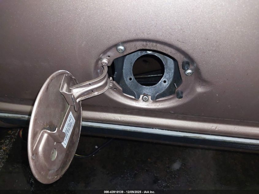 1996 Chevrolet Gmt-400 K2500 VIN: 1GCGK29R3TE257960 Lot: 43910139