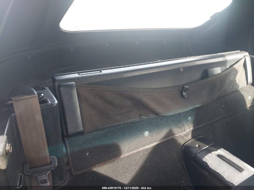 2000 Mazda Mx-5 Miata Ls/Special Edition VIN: JM1NB3536Y0152588 Lot: 43910170