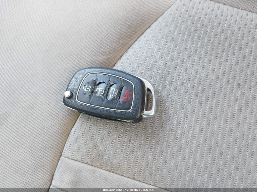 2017 Hyundai Sonata Se VIN: 5NPE24AF5HH586946 Lot: 43910261