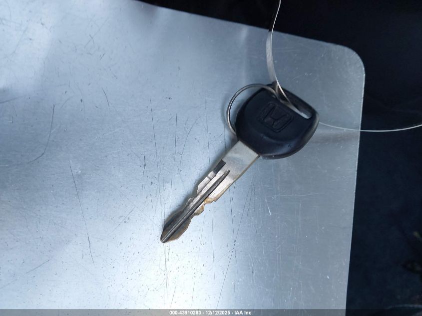 1999 Honda Cr-V Lx VIN: JHLRD1845XC076561 Lot: 43910283