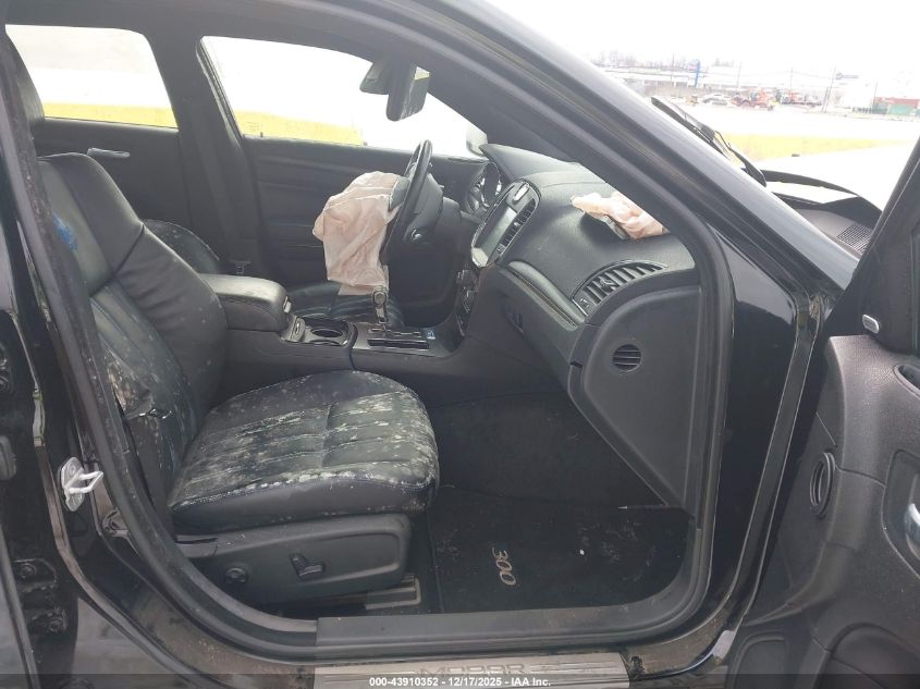 2012 Chrysler 300 S V8 VIN: 2C3CCADT3CH315300 Lot: 43910352