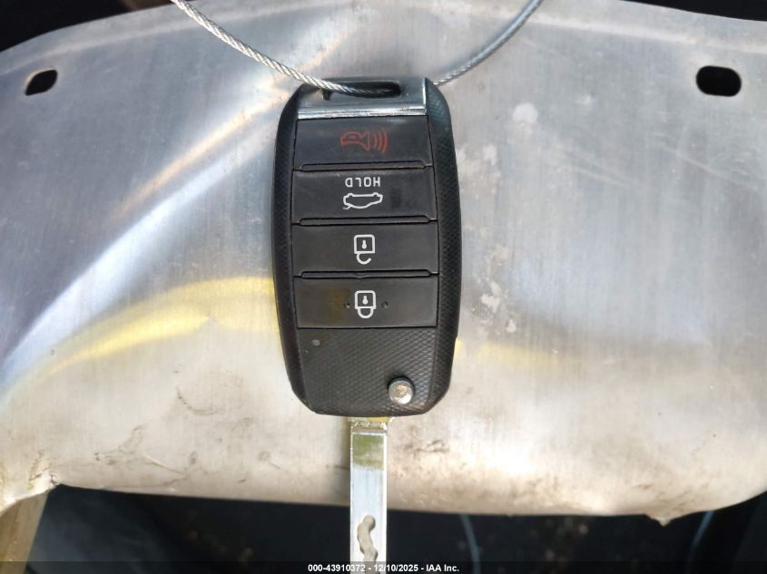 2017 Kia Optima Lx VIN: 5XXGT4L38HG158423 Lot: 43910372