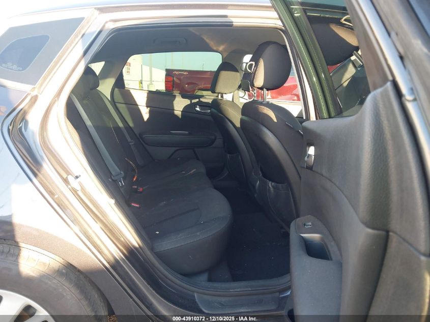 2017 Kia Optima Lx VIN: 5XXGT4L38HG158423 Lot: 43910372