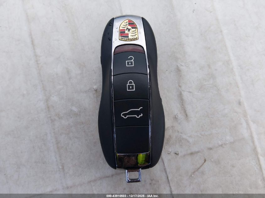 2020 Porsche Macan Turbo VIN: WP1AF2A57LLB60841 Lot: 43910503