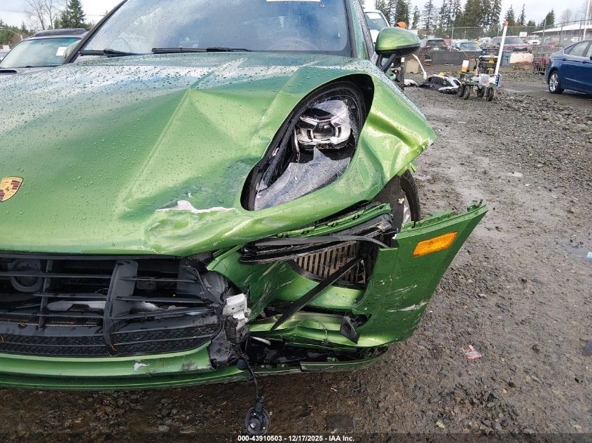 2020 Porsche Macan Turbo VIN: WP1AF2A57LLB60841 Lot: 43910503