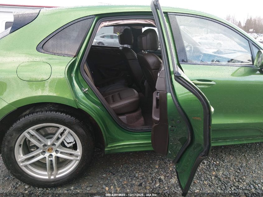 2020 Porsche Macan Turbo VIN: WP1AF2A57LLB60841 Lot: 43910503