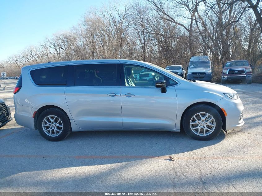 2024 Chrysler Pacifica Touring L VIN: 2C4RC1BG8RR162878 Lot: 43910572