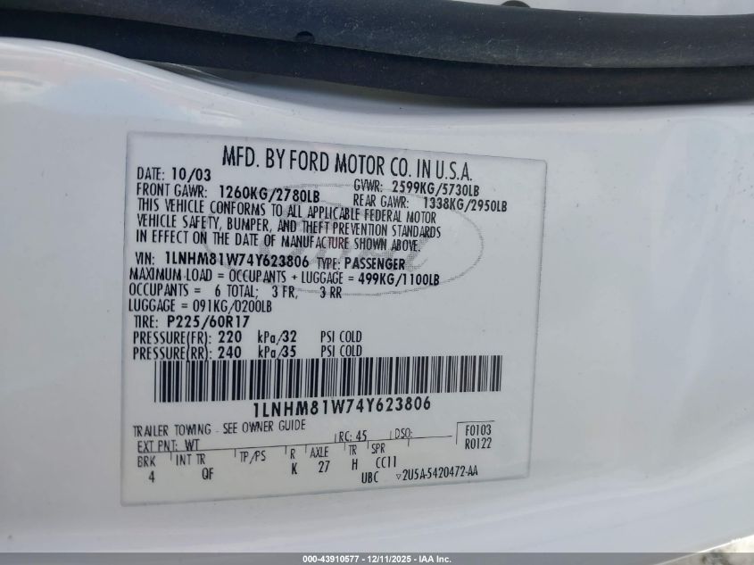 2004 Lincoln Town Car Signature VIN: 1LNHM81W74Y623806 Lot: 43910577
