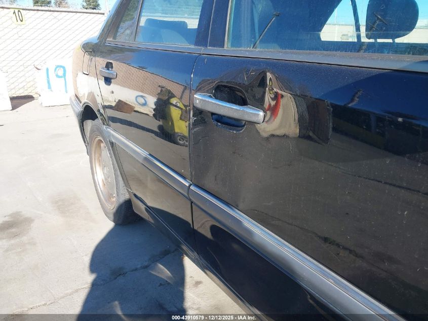 1999 Mercedes-Benz C 230 Kompressor VIN: WDBHA24G2XA720079 Lot: 43910579