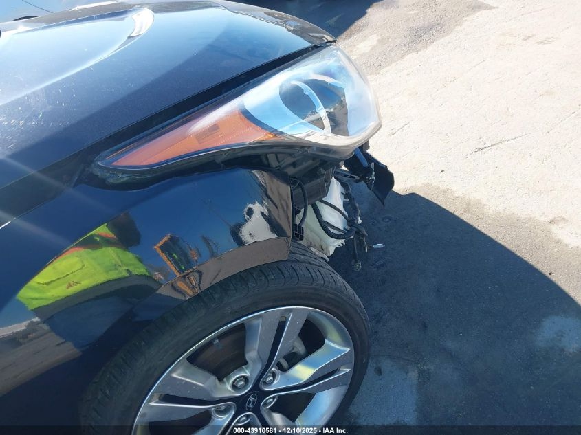 2013 Hyundai Veloster Base W/Gray VIN: KMHTC6AD4DU122864 Lot: 43910581