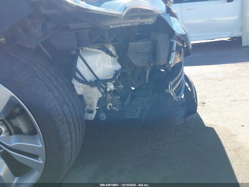 2013 Hyundai Veloster Base W/Gray VIN: KMHTC6AD4DU122864 Lot: 43910581