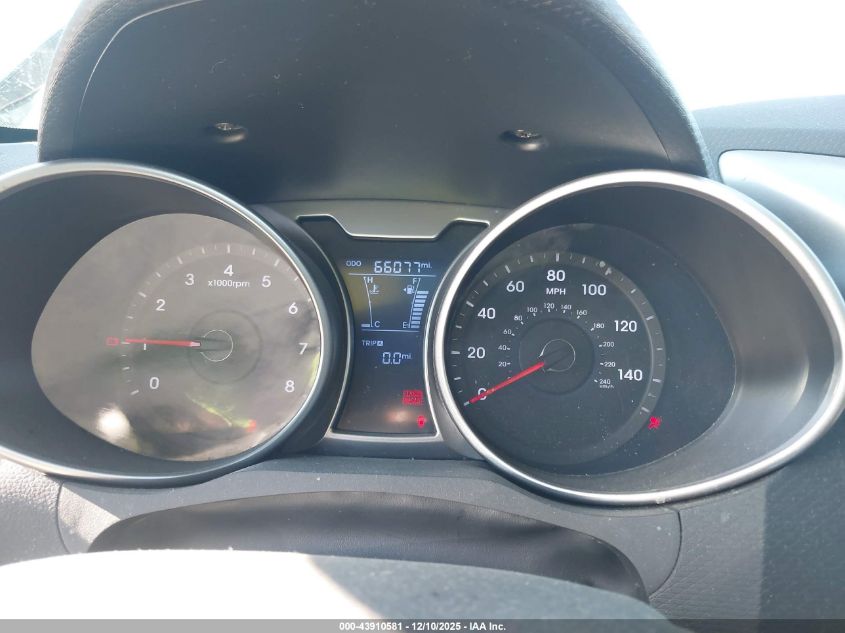 2013 Hyundai Veloster Base W/Gray VIN: KMHTC6AD4DU122864 Lot: 43910581