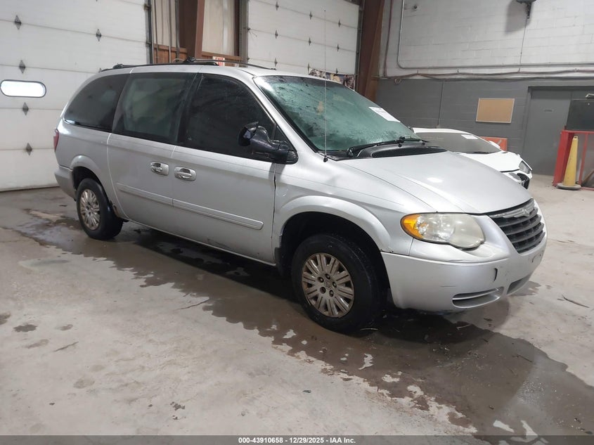 2006 Chrysler Town & Country Lx