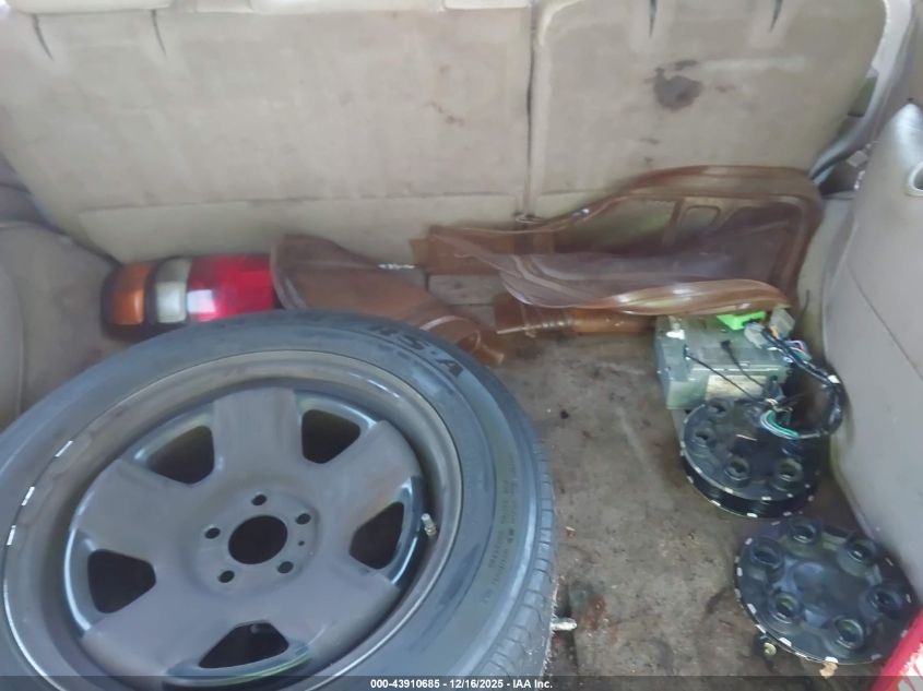 2005 Chevrolet Tahoe Lt VIN: 1GNEC13T25R208836 Lot: 43910685