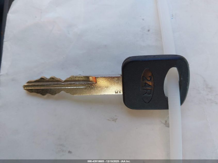 2000 Ford Crown Victoria Police Interceptor VIN: 2FAFP71W2YX202469 Lot: 43910689