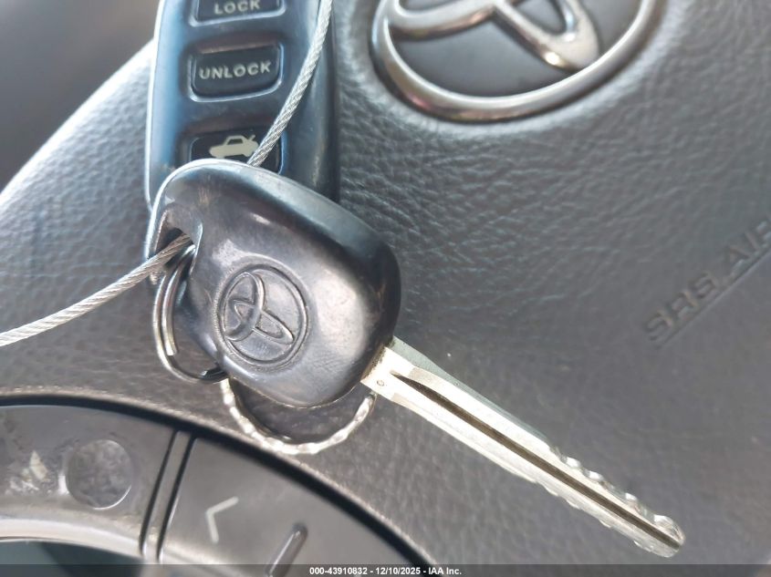 2005 Toyota Camry Xle V6 VIN: 4T1BF30K25U611797 Lot: 43910832