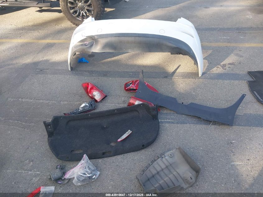 2017 Mazda Mazda3 Touring VIN: 3MZBN1V75HM128486 Lot: 43910847