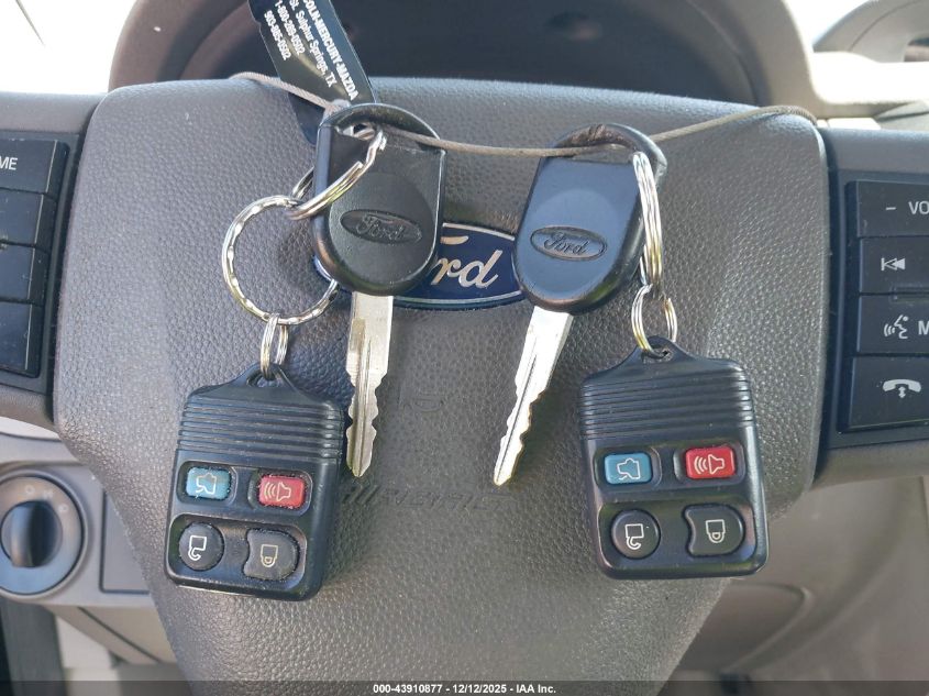 2008 Ford Focus Se/Ses VIN: 1FAHP33N38W166342 Lot: 43910877